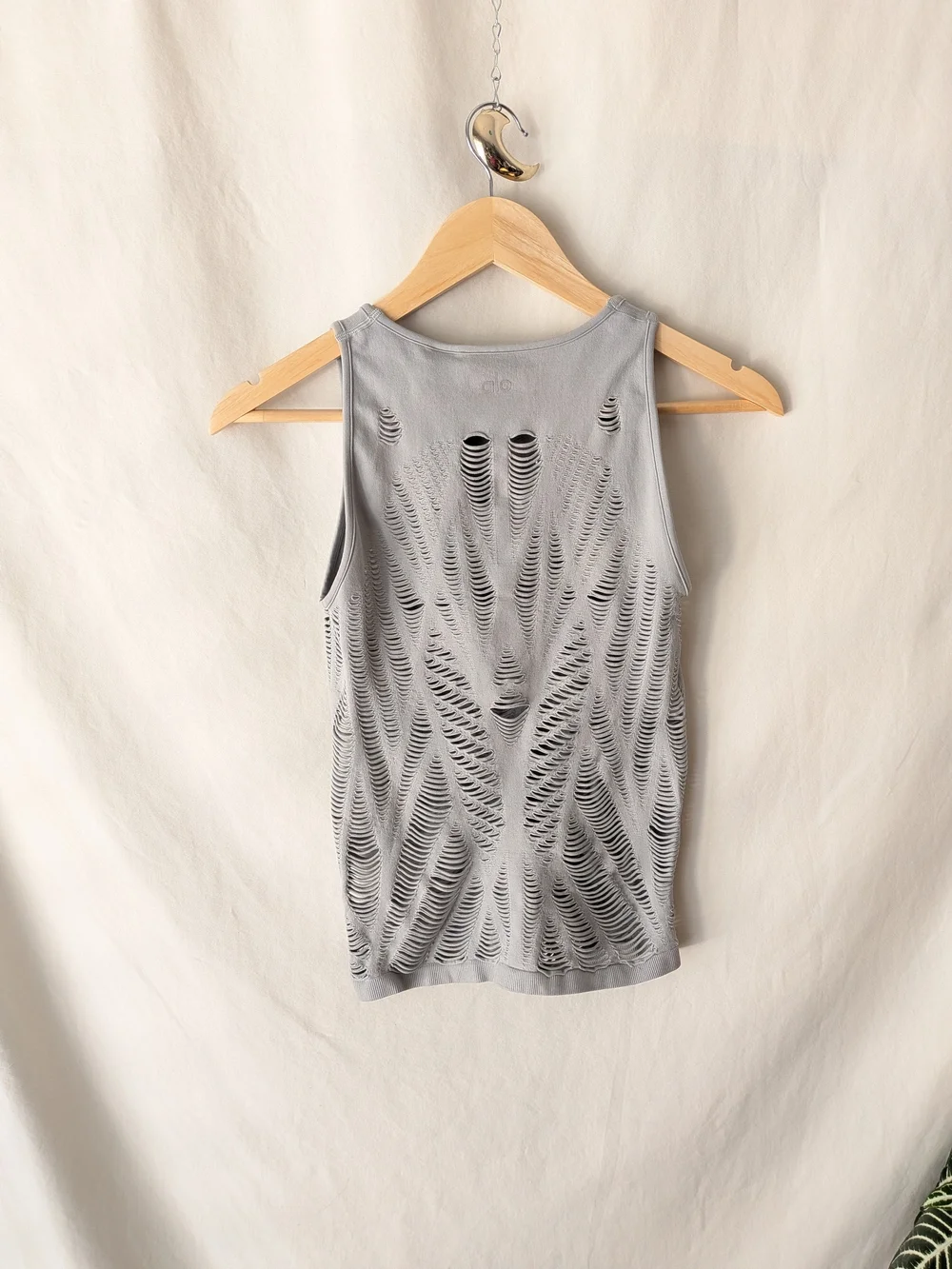 ALO Yoga breathable laser